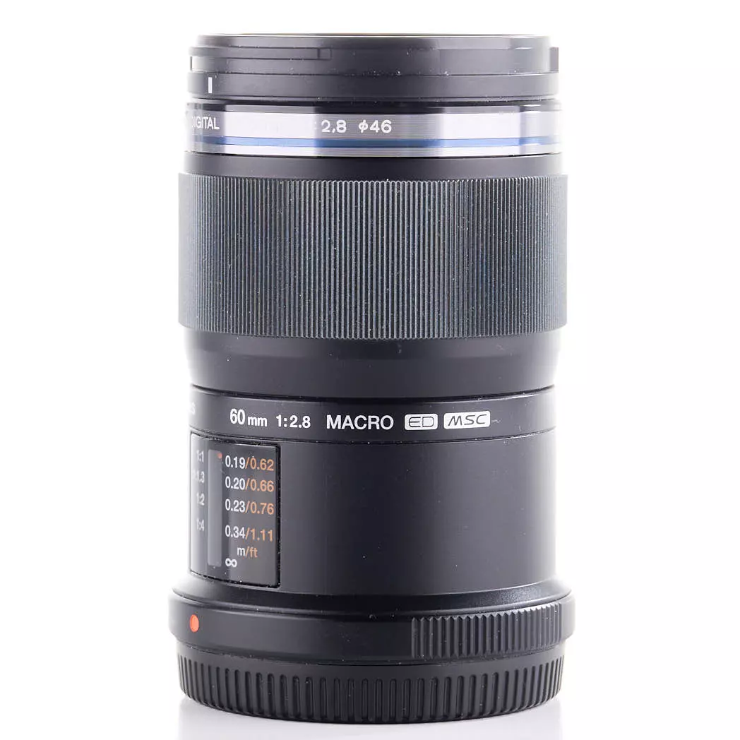 olympus-mzuiko-digital-ed-60mm-f28-macro-lens-used-06a310dba640f7.jpg