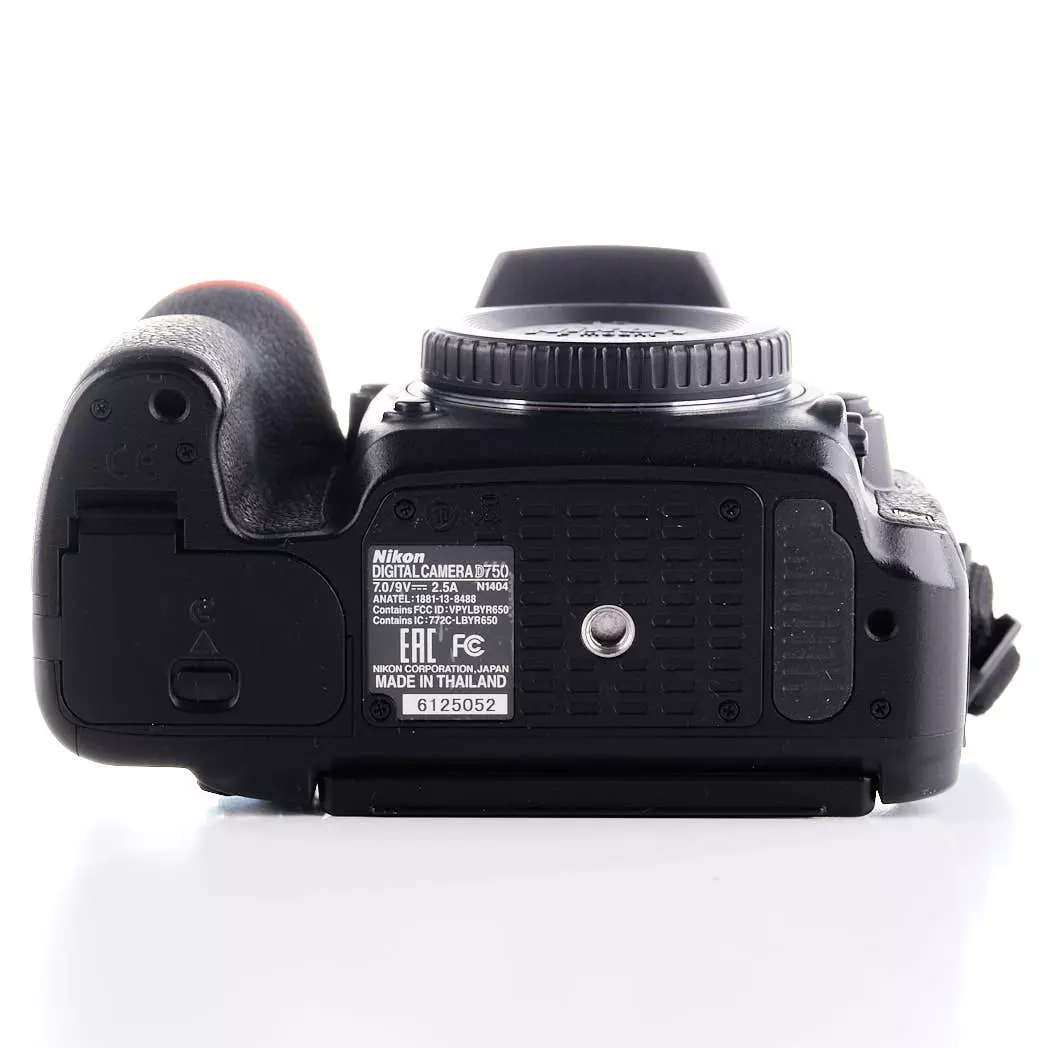 nikon-d750-camera-sc-30560-used-06a3cf114a0b20.jpg