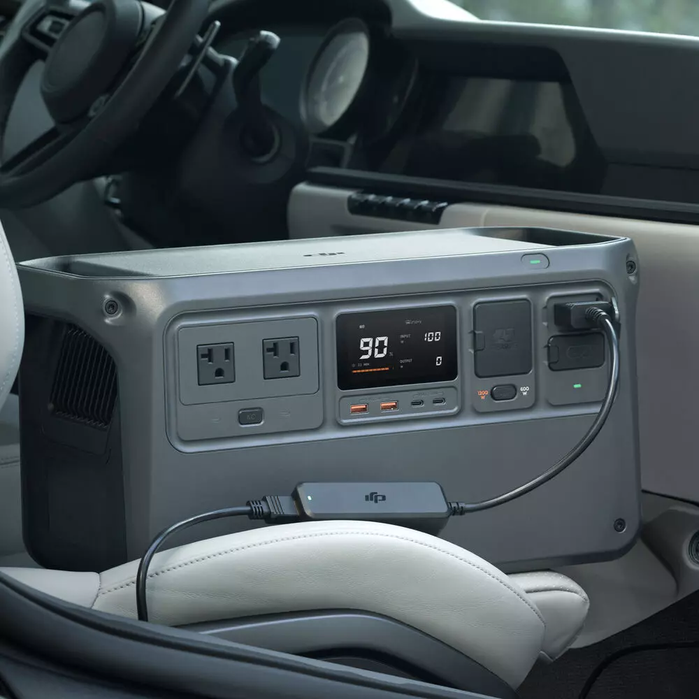 6a589e8789f7bdji-power-car-power-outlet-to-sdc-powe-06a01b653101a1.jpg