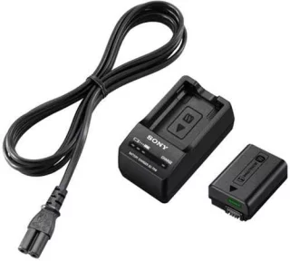 Sony ACC-TRW Travel Charger -laturi + NP-FW50 -akku