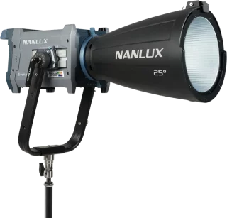 nanlux-evoke-600c-full-color-led-light-with-wheeled-carrying-case-06a6079e02001f.webp