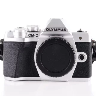 olympus-om-d-e-m10-mark-iii-camera-14-42mm-lens-sc-8080-used-06a33d3f403395.jpg