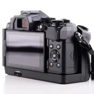 olympus-om-d-e-m5-mark-iii-camera-sc-2540-used-06a38e4b640d64.jpg