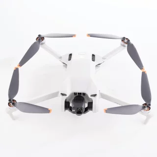 DJI Mini 3 Fly More Combo + RC Remote -drone (käytetty)