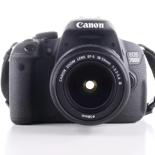 Canon EOS 700D + 18-55mm -kamera ja objektiivi (sc. 4190) (käytetty)