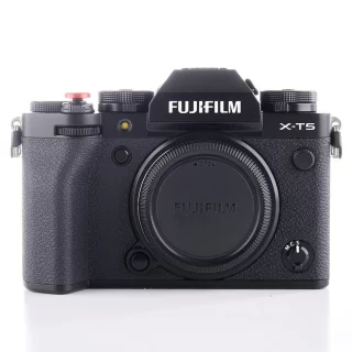 Fujifilm X-T5 -kamera (sc. 460) (takuu) (käytetty)