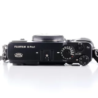 fujifilm-x-pro-1-camera-used-06a4247fee5190.jpg