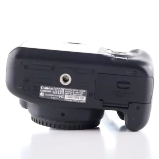 canon-eos-1300d-camera-sc-11600-used-06a43c5488c23c.jpg