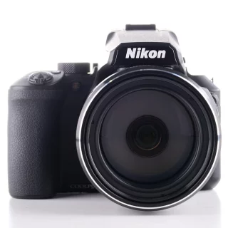 Nikon Coolpix P950 -superzoom-kamera (käytetty)