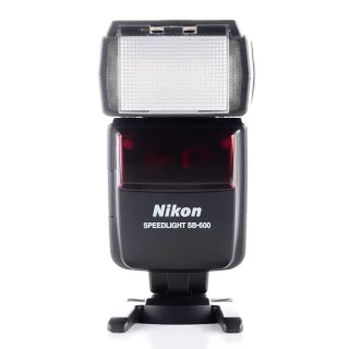 Nikon Speedlight SB-600 -salama (käytetty)