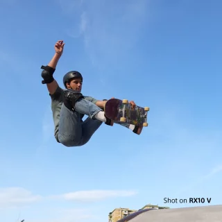sony-rx10-mark-v-digicamera-06a4f9aaa14c1b.jpg
