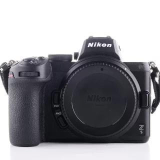 Nikon Z5 -kamera (sc. 10200) (käytetty)