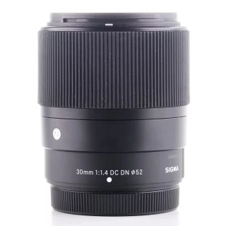 Sigma 30mm f/1.4 C DC DN -objektiivi (Fuji) (käytetty)