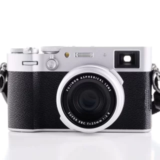 Fujifilm X100VI -kamera (sc. 2050) (takuu) (käytetty)