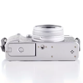 fujifilm-x100vi-camera-sc-2050-warranty-used-06a5771e835e3b.jpg
