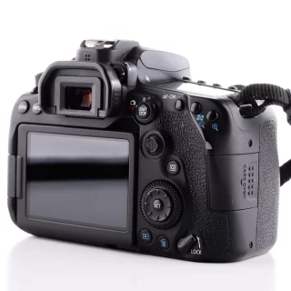 canon-eos-90d-camera-sc-max-56000-used-06a5dd82bd8449.jpg