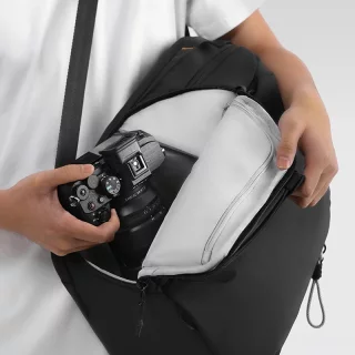 ulanzi-yy038-urban-travel-backpack-v2-22lblack-06a61cf58a515c.webp