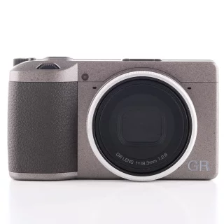 Ricoh GR III Diary Edition -kamera (sc. 970) (takuu) (käytetty)
