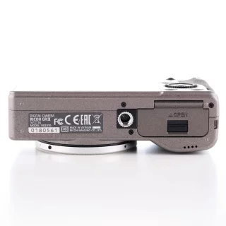 ricoh-gr-iii-diary-edition-camera-sc-970-warranty-used-06a61e83536b05.jpg