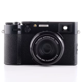 Fujifilm X100VI -kamera (sc. 3100) (käytetty)
