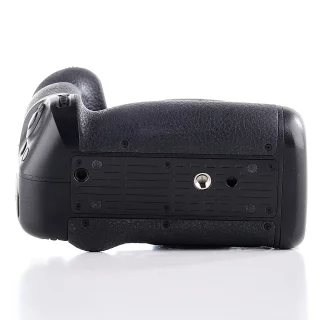 nikon-z9-camera-sc-13900-used-06a69a37c01402.jpg