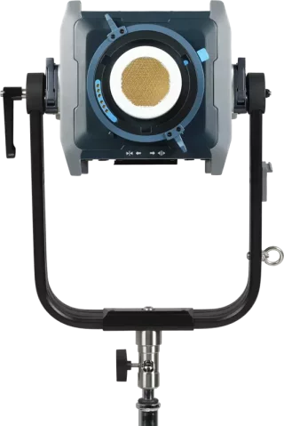 nanlux-evoke-600c-full-color-led-light-with-wheeled-carrying-case-06a6b075bb7a73.webp