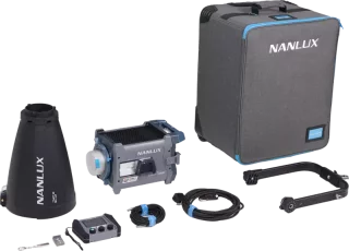 nanlux-evoke-600c-full-color-led-light-with-wheeled-carrying-case-06a6b075c05ca8.webp