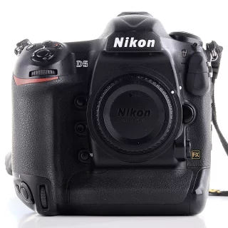 Nikon D5 -kamera (sc. 109620) (käytetty)