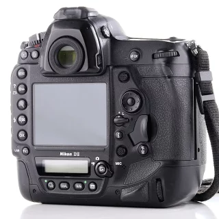nikon-d5-camera-sc-109620-used-06a6c4c86b2815.jpg