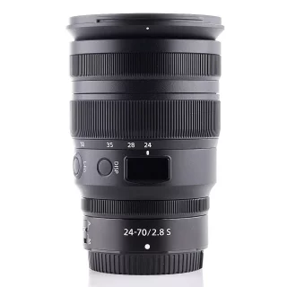 Nikon Nikkor Z 24-70mm f/2.8 S -objektiivi (sis. ALV) (käytetty)