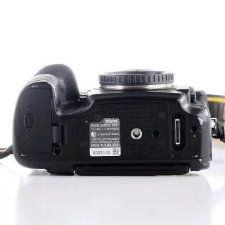 nikon-d850-camera-sc-37120-used-06a75a310a60c3.jpg