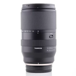 Tamron 18-300mm f/3.5-6.3 Di III-A VC VXD -objektiivi (Fuji X) (käytetty)