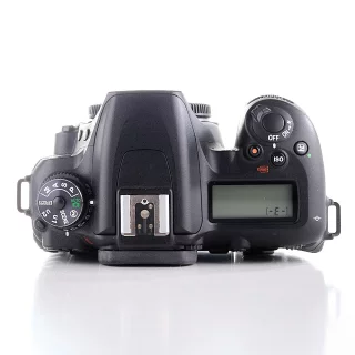 nikon-d7500-camera-sc-1080-used-06a79b7a9cb7ea.jpg