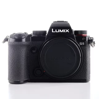 Panasonic Lumix S5 -kamera (sc. 1820) (käytetty)