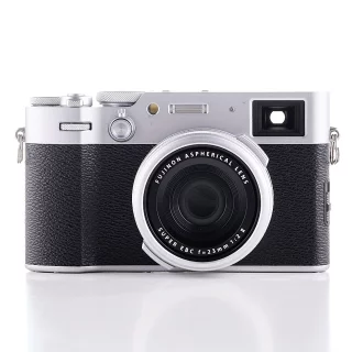 Fujifilm X100VI -kamera (sc. 5600) (takuu) (käytetty)