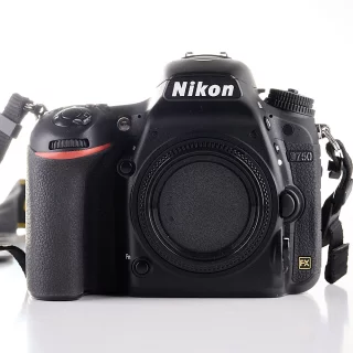 Nikon D750 -kamera (sc. 22230) (käytetty)
