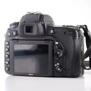 nikon-d750-camera-sc-22230-used-06a857f75930b1.jpg
