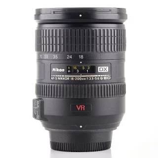 Nikon AF-S Nikkor 18-200mm f/3.5-5.6 G ED DX VR -objektiivi (käytetty)