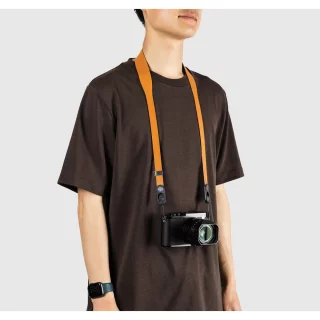 peak-design-form-leather-short-camera-strap-amber-06a8c4895747df.jpg