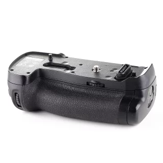 Nikon MB-D18 -akkukahva (käytetty)