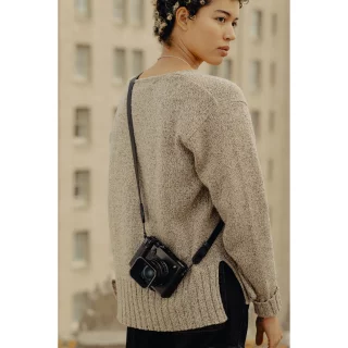 peak-design-form-leather-standard-camera-strap-black-06a9552fa99676.jpg