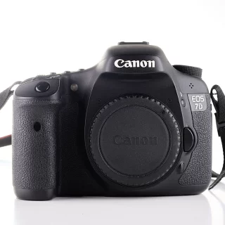 Canon EOS 7D -kamera (sc. 17760) (käytetty)