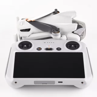 dji-mini-3-pro-drone-rc-remote-three-batteries-used-06a9e972adba02.jpg