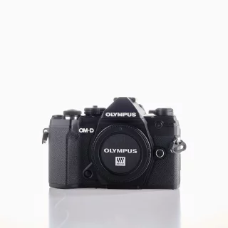 Olympus OM-D E-M5 Mark III -runko (sc. 26225) (käytetty)