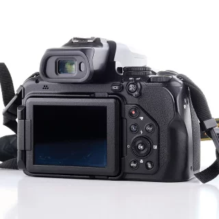 nikon-coolpix-p1000-camera-used-06abfad3b5428a.jpg