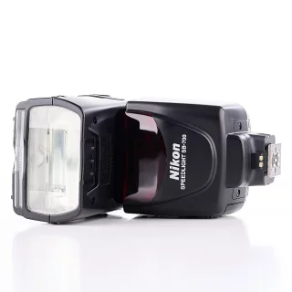 Nikon Speedlight SB-700 (käytetty)