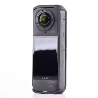 insta360-x4-360-action-camera-with-two-batteries-and-charging-case-used-06ac647152e2ab.jpg