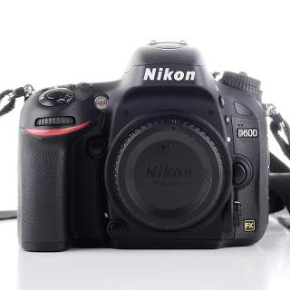 Nikon D600 -kamera (sc. 2930) (käytetty)