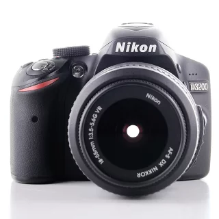 Nikon D3200 -kamera + 18-55mm (sc. 28780) (käytetty)