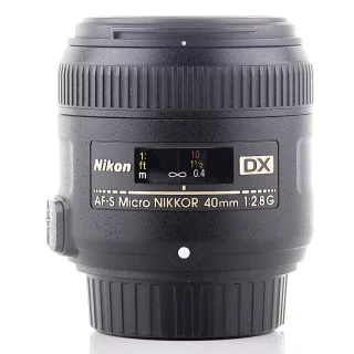 Nikon AF-S DX Micro Nikkor 40mm f/2.8 G -objektiivi (käytetty)